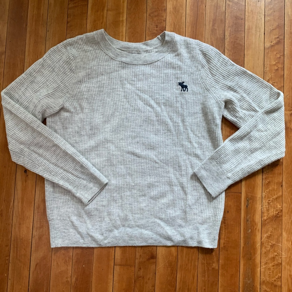 Gray crew neck sweater